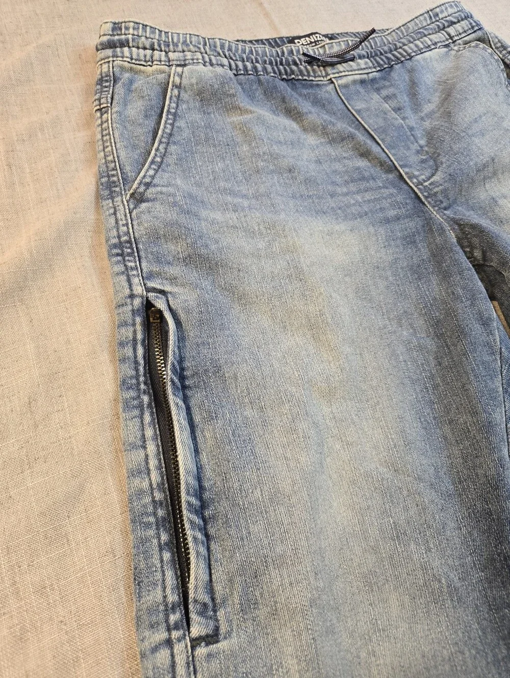 DENIZEN From Levis Boys Size 16 Light Wash Denim Drawstring Jogger Pants